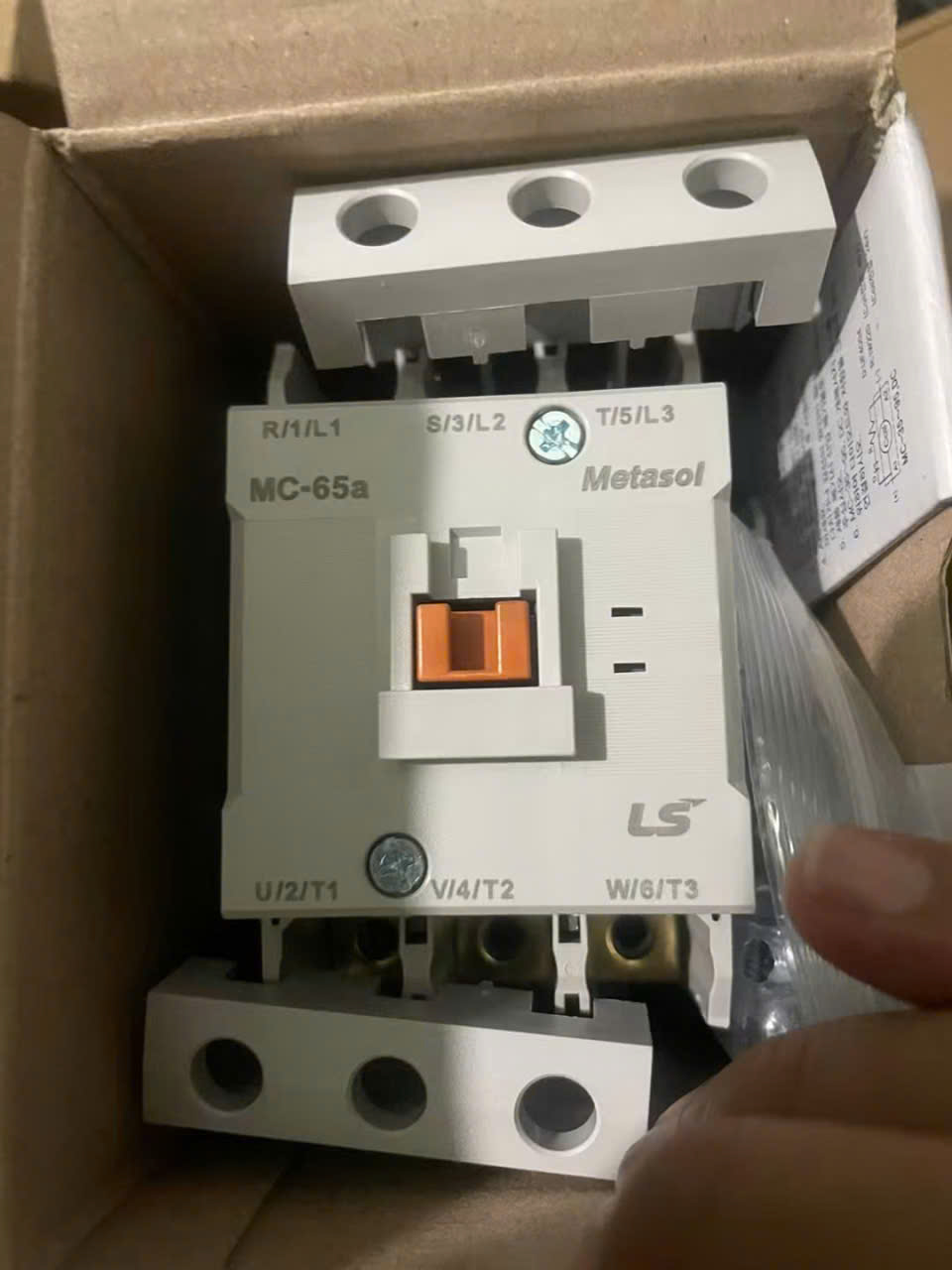 Thu mua khởi động từ Contactor LS Metasol MC-65a mới nguyên hộp tồn kho