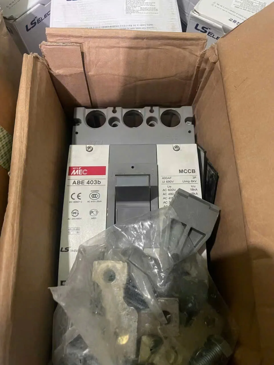Thu Mua CB Khối MCCB 3 Pha Công Nghiệp (LS ABE 403b)