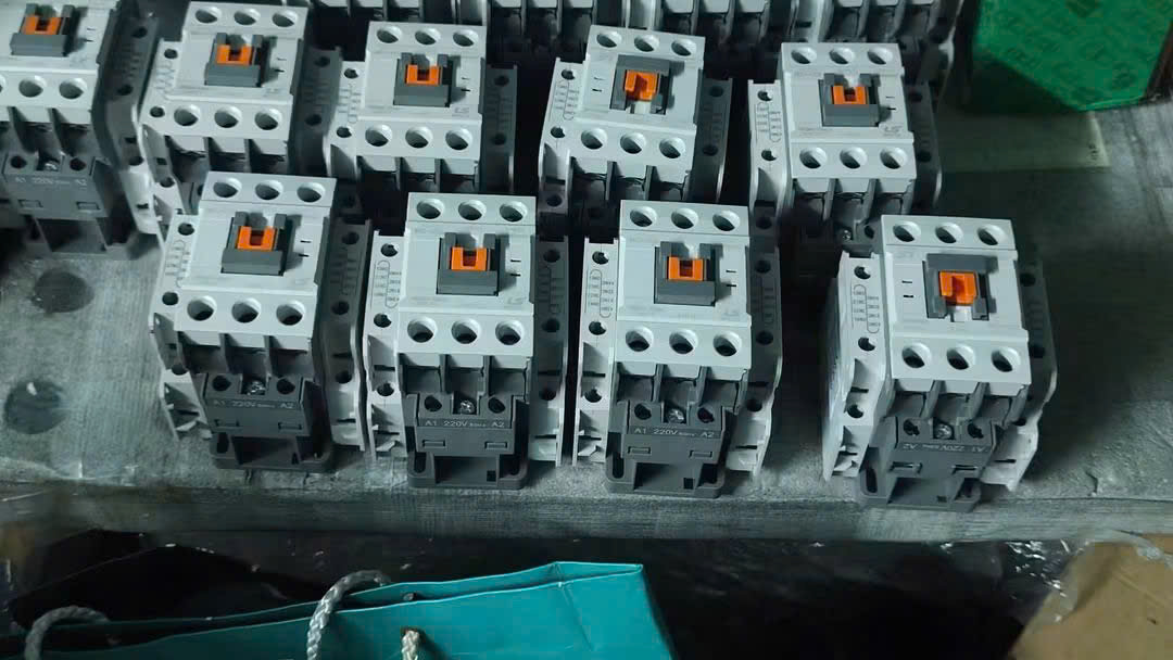 Thu mua khởi động từ contactor LS và CB khởi động động cơ giá cao tại Đức Minh